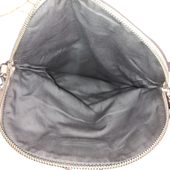 Marc Jacobs Tan Leather Large Crossbody Bag with Adjustable Strap - Picture 6 of 7